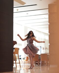 Shruthi Prakash Instagram - Sometimes all you have to do is believe 👼

Wearing @salvagedofficial 
Pc @framesbyadarsh 
Mua @nikhila_artistry 

#shrutiprakash #alwaysonhertoes #dancebaby #twirl #belief #miracles #grace