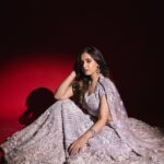 Shruthi Prakash Instagram - Leave a little sparkle wherever you go✨ #shrutiprakash #ethnic #fashion #silver #pose