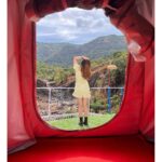 Shruthi Prakash Instagram - Meet me where the sun touches the mountains 👼 @theblue_bella #shrutiprakash #shrutravels #picture #pose #travel #collab