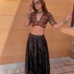 Shruthi Prakash Instagram - Main apni favourite hoon♥️ #shrutiprakash #picture #desert #sandunes #jodhpur #musicvideo #jaisalmer