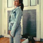 Shruthi Prakash Instagram - Why chase you when I’m the catch ?🫢 #shrutiprakash #picture #pictureoftheday #explore #pose #babystepstosuccess #glowing #love