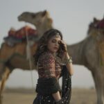 Shruthi Prakash Instagram - Main apni favourite hoon♥️ #shrutiprakash #picture #desert #sandunes #jodhpur #musicvideo #jaisalmer