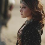 Shruthi Prakash Instagram - Remaining unfazed ..🧸 Styled by @aashipurohit2 #shrutiprakash #bts #songs #musicvideo #sanddunes