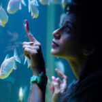 Shruthi Rajanikanth Instagram – Being a water sign leads to some connections 🐠🫧💦

 📸 @nomadic_frames
