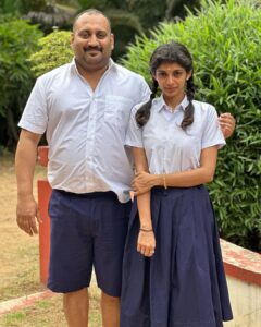 Shruthi Rajanikanth Instagram - Tag your school time lover 🙈🙈🙈💕. Pic @shaha_raihu 🍬 @arjunsomasekhar Thiruvankulam
