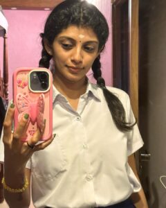 Shruthi Rajanikanth Instagram - Wait for Mondays episode 😍😍😍 @flowersonair