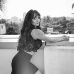 Shruti Marathe Instagram - This shoot !! ❤️❤️ @bharatpawarphotography @thevinodsarode @style_by_apurva time for another one !!