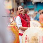 Shruti Marathe Instagram - गणेश उत्सव 2023 ❤️ . @kalaawantdholpathak @shrumarathe . #bappa #dhol #instagood #instagram #foryou #marathiactress #maharashtra #pune #empirephotography #bappamorya Pune, Maharashtra