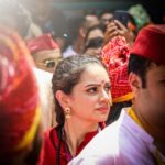 Shruti Marathe Instagram - सुंदर = @shrumarathe . . . @kalaawantdholpathak . . #dholtasha #kalaawantdholtashapathak #shrutimarathe #visarjan Laxmi Road