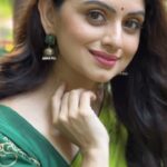 Shruti Marathe Instagram - Shruti in Saree ❤️ Perfect combination @rupali.makeupartist thank you so much for amazing makeup