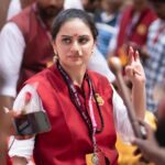 Shruti Marathe Instagram - 🚩🌺गणपती विसर्जन मिरवणुक सोहळा २०२३🚩 Inframe - @shrumarathe Click- @wedding_photographer_147 #ganpatibappamorya #shrutimarathe #ganpativisarjan #mirvnuk #dholtasha #dholpatahak #viralpost #trendingfestival #instagood #instagram #instagrampost #vadak #dholtasalovers #maharashtra_ig #maharashtra_desha #actor #ganpatifestival