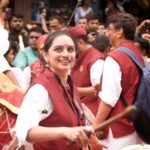 Shruti Marathe Instagram - कलावंत ढोल ताशा पथक, पुणे 🧡 . . . Photographs by : @shriramchaojionline Edit : @theaprilkid.23 . . . #ganpatifestival #kalawantdholpathak #pune Marat Pune, Maharashtra