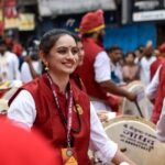 Shruti Marathe Instagram - पुढच्या वर्षी लवकर या🤗 @shrumarathe @kalaawantdholpathak गणेशोत्सव २०२३🚩 . . . . . . . . #ganeshvisarjan #kalawantdholpathak #marathicelebrity #shrutimarathe #marathiactress Pune, India