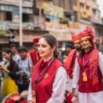Shruti Marathe Instagram - बाप्पाचे विसर्जन @shrumarathe @kalaawantdholpathak #ganpatibappamorya #ganeshvisarjan #photoshoot