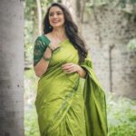 Shruti Marathe Instagram - 💚💚 @saree.sukh 📷 @kalyaam_2.0 Mua @rupali.makeupartist