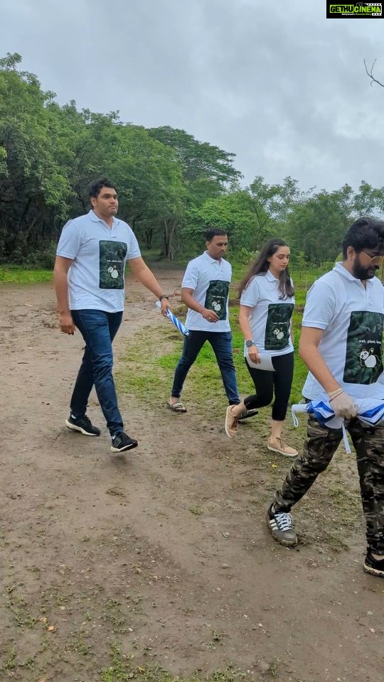 Shruti Marathe Instagram - Glimpses of tree plantation drive organised by 'Momo Panda' at Arai Hills, Pune in presence of the actress Shruti Marathe. . . #treeplantation #socialwork #puneinstagrammers Pune, Maharashtra