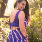 Shruti Marathe Instagram - ❤️❤️ 📷 @mrugaank_kher Earrings @saajbyshalaka