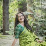 Shruti Marathe Instagram - 💚💚 @saree.sukh 📷 @kalyaam_2.0 Mua @rupali.makeupartist