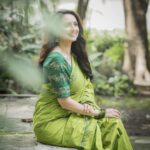 Shruti Marathe Instagram - 💚💚 @saree.sukh 📷 @kalyaam_2.0 Mua @rupali.makeupartist