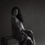 Shruti Marathe Instagram - I am an old soul with young eyes , a vintage heart n a beautiful mind ❤️❤️ Photographer- @shailendra_pardeshi Make up - @apoorva11_bapat Styling - @stylist.chaitalikulkarni Assistant stylist - @ruvi_makeup_and_styling @by_srushti Location - @shubham.panse.studios