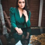 Shruti Marathe Instagram - When eyes talk , LISTEN ! ❤️ 📸 @deepak_yd 👗 @apeksha_gandhi_soni