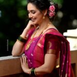 Shruti Marathe Instagram - Click @saneshashank Mua @shiulibiswas_artistry Hair @pooja_vishwakarma_23 Saree @thesilkerabypratibhapawar @amolpawar2438 Assisted go@shubhangi_mohdure