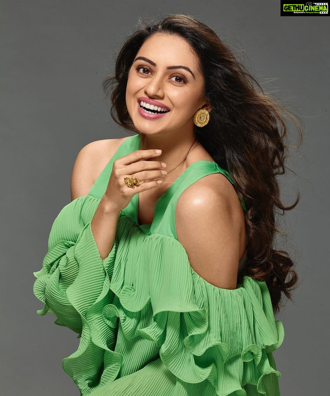 Shruti Marathe Instagram - "Capturing this beautiful smile was an absolute pleasure! ππΈ #photography #portrait #celebrities #smile #memories" #joyfulmovement #happyclient #positivevibes #visualstorytelling #portraitvision #smilemore #photographerlife