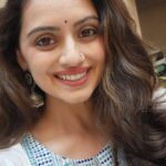 Shruti Marathe Instagram - Life is good !💓💖 Earrings @saajbyshalaka 😍
