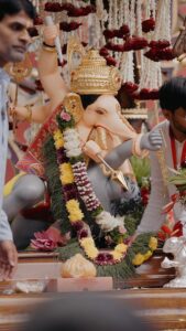 Shruti Marathe Instagram - कलावंत🙏🏻 Ganpati Festival Pune | 2023 Film by - @clickography #ganpati #ganpatibappamorya #ganpatibappa #ganpativisarjan #ganpatifestivalpune #ganpati2023 #clicko #clickography Laxmi Road, Pune