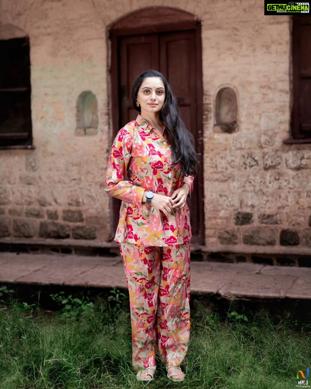 Shruti Marathe Instagram - I love this co-ord set by @kalpa_rightfit ❤️