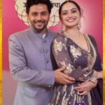 Shruti Marathe Instagram - कार्य आहे घरचं सर्वांनी यायचं. ‘वामन हरी पेठे ज्वेलर्स प्रस्तुत’, ‘झी मराठी उत्सव नात्यांचा अवॉर्ड 2023’, आज, 7 PM #ZeeMarathi #ZMA2023 #ZeeMarathiAward2023 #GharchaKarya #घरचंकार्य