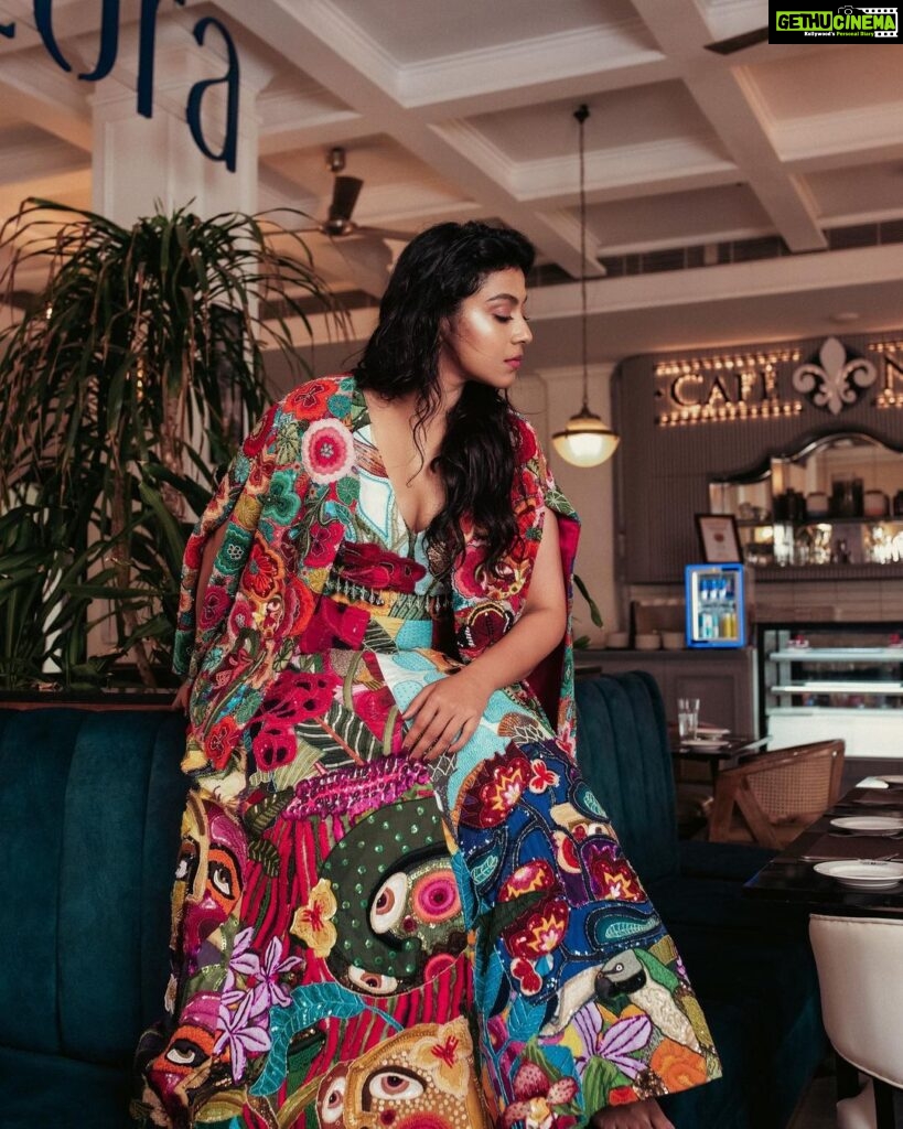 Shruti Ramachandran Instagram - Styling @keerthysampath Photography @palaniappansubramanyam Assisted by @premshaz @ak_1996_47 Outfit @bobocalcutta MUA & Hair @femy_antony__ Location @azora.hotels