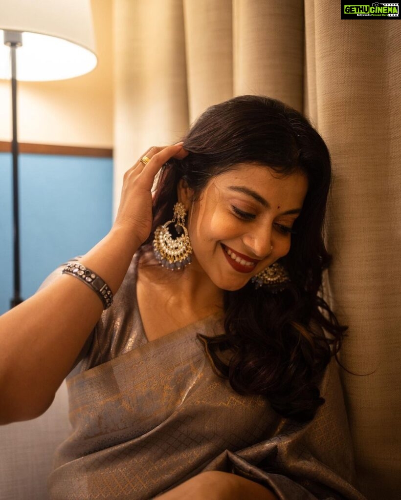 Shruti Ramachandran Instagram - #kalyannavaratri Make up and hair courtesy @the_color_pallete ❤ Photography @premsampaul