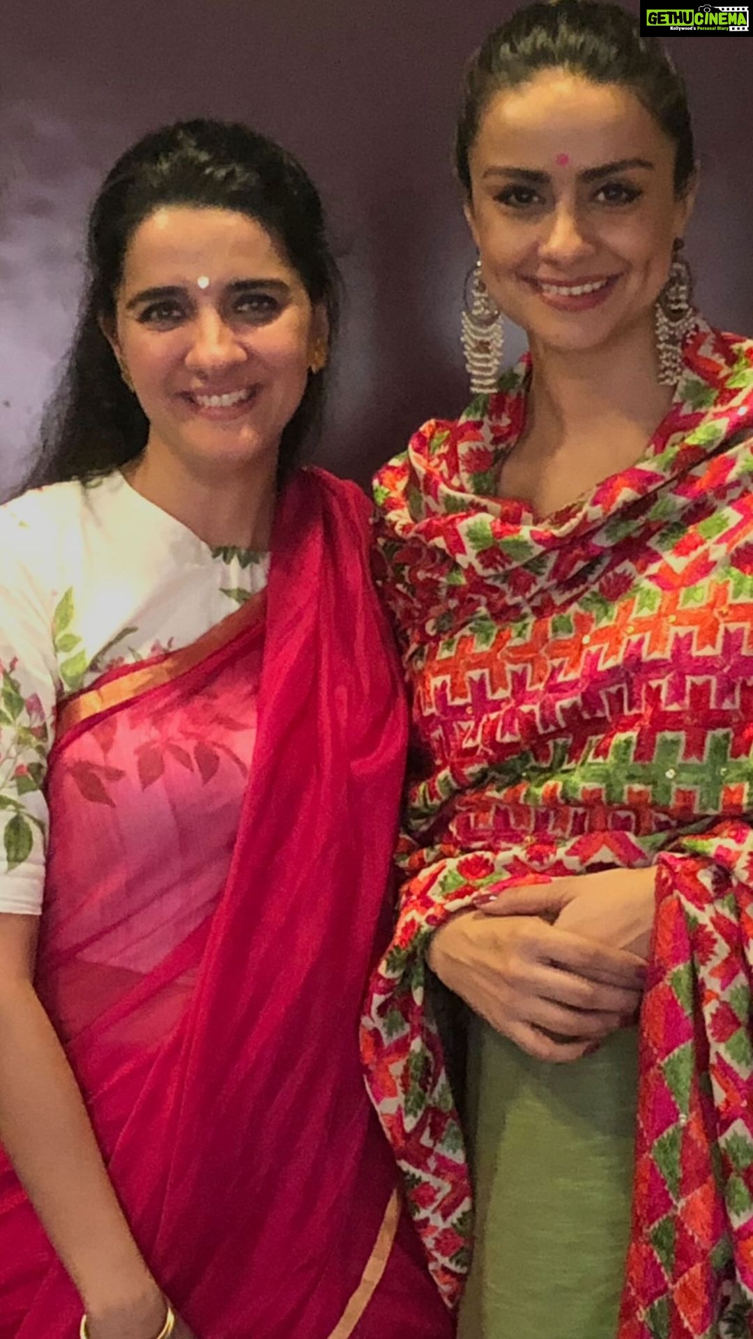 Shruti Seth Instagram - How does one deal with the pressure of passion? And what do you do when you have too many passions? And when you change passions? @shru2kill a trained art based therapist and someone who has done a lot of studying and work over the last few years on mental health, breakdown her approach . This was a conversation we had LIVE. So please do excuse the madness and a giggle fits.π Undisclosed Location