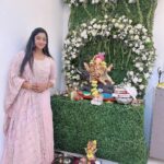 Shubhi Sharma Instagram - बुद्धि, समृद्धि और सौभाग्य के देवता विघ्नहर्ता गणपति के जन्मोत्सव गणेश चतुर्थी की हार्दिक शुभकामनाएँ।🌸💐🙏🏻