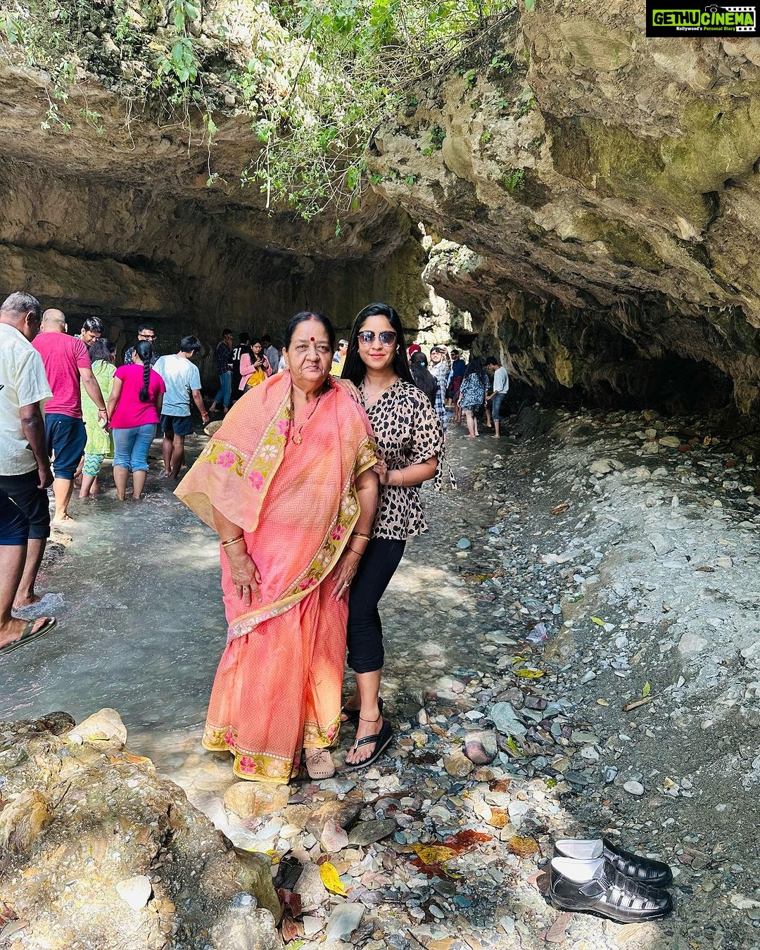 Shubhi Sharma Instagram - Happy birthday to you mummy @rameshwari_sharma1 Mom—I love you today, tomorrow, and every day after. Here's to I'm pretty lucky to have a mom who's also my best friend 🎂🎂🎂🎂🎂🎂🎉🎉🎉🎉🎉🎉🎉