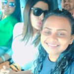 Shubhi Sharma Instagram - चार चक्का गाड़ी लाई द..... @shilpi_raj_personal @vijay__chauhan__official @singerdeepakdildarofficial @shubhi_sharma_official @sanchita_banerjee23