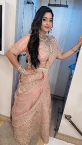 Shubhi Sharma Instagram - #instagram #romanticsongs #bhojpuri_song