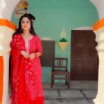 Shubhi Sharma Instagram - #comedy #funny #funnyvideos @actor_ayaz_khan #happy #mood