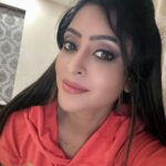 Shubhi Sharma Instagram – Good morning friends 🥰🥰 #shooting #time