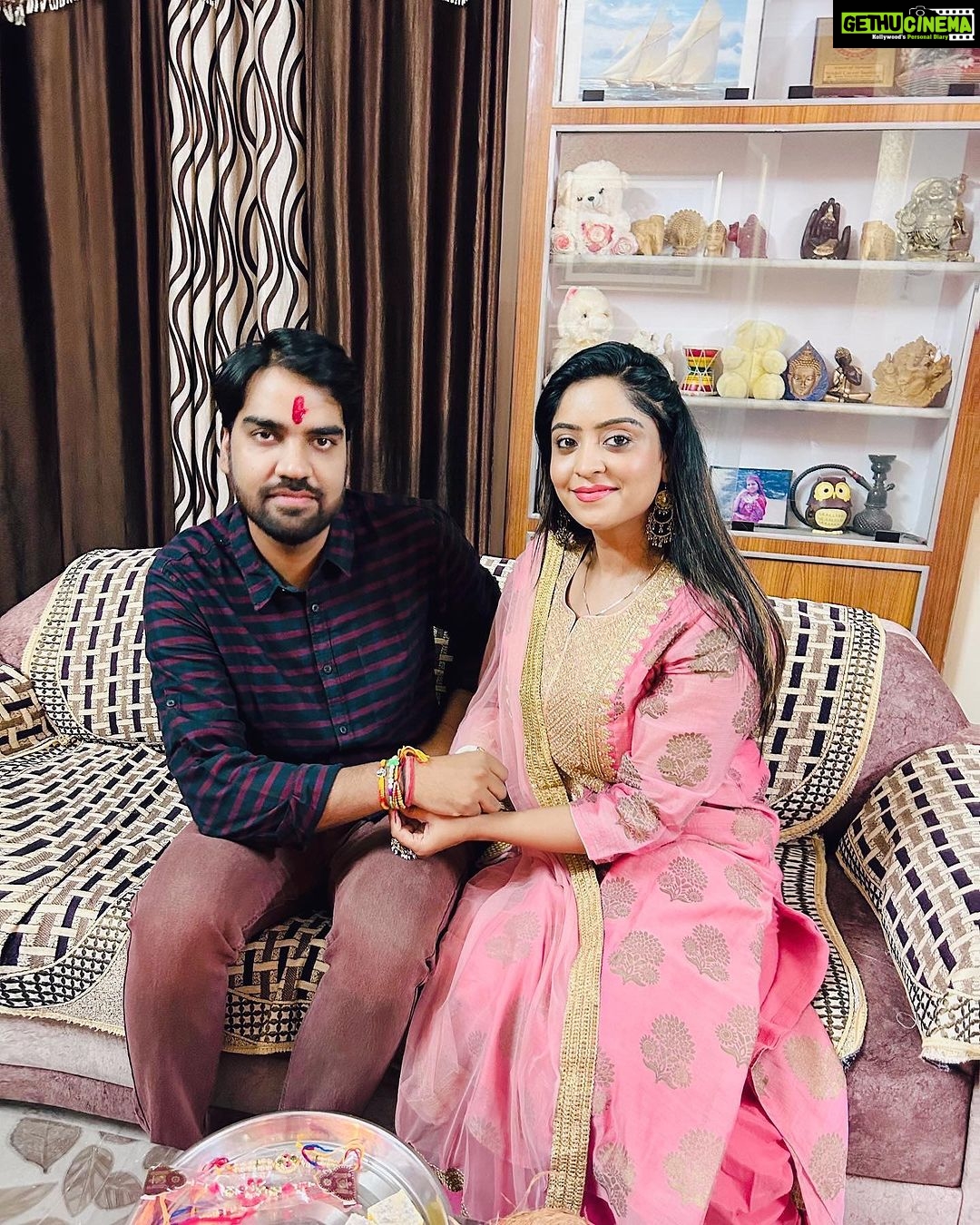 Shubhi Sharma Instagram - Finally I Reached Jaipur To Celebrate Rakshabandhan Festival Happy Rakshabandhan To All Fansππππ @bindassrahull Kirpa sharma Jaipur, Rajasthan