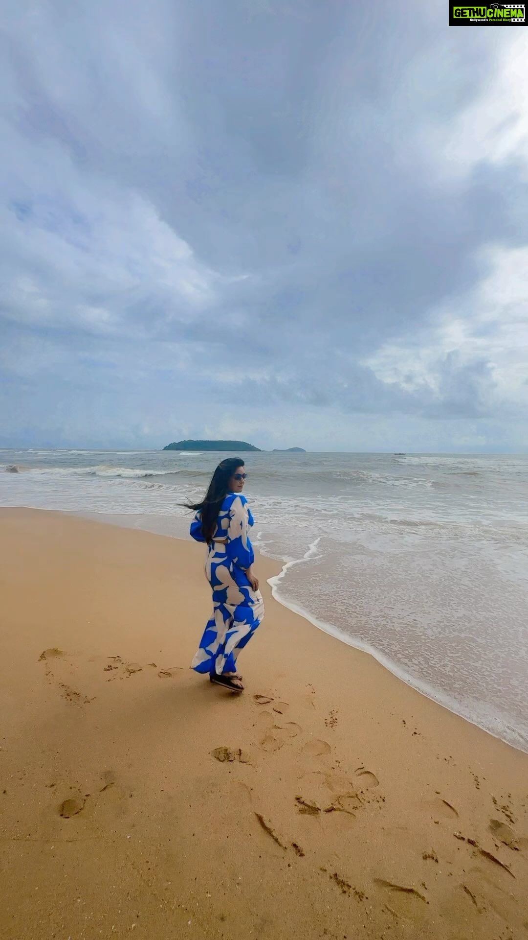 Shubhi Sharma Instagram - Good morning friends #bhojpuri #bhojpuriactress #bhojpurireels #bhojpurisong #goa