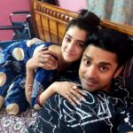 Shweta Bhattacharya Instagram - বাড়ি বসে শুটিং চলছে, ব্যায়াম তো আর বাড়ি বসে হচ্ছে না,,,, কিন্তু একেবারে শরীর চৰ্চা ছেড়ে দিলেও তো মুশকিল, তাই একটা উপায়ে বের করা হলো, ডাম্বেলের জায়গায় use করা হলো ভাগ্নাকে😂ব্যাস শরীর চৰ্চা শেষ, মনটাও ফুরফুরে ❤️ #mychamp #mylove #myhappiness #loveyou #instagram #instagood