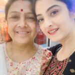 Shweta Bhattacharya Instagram – Day out with mother India😍❤️
#mymom 
#happyme 
#loveyou 
#enjoy 
#bestfriend 
#instagram 
#instagood 
#instadaily