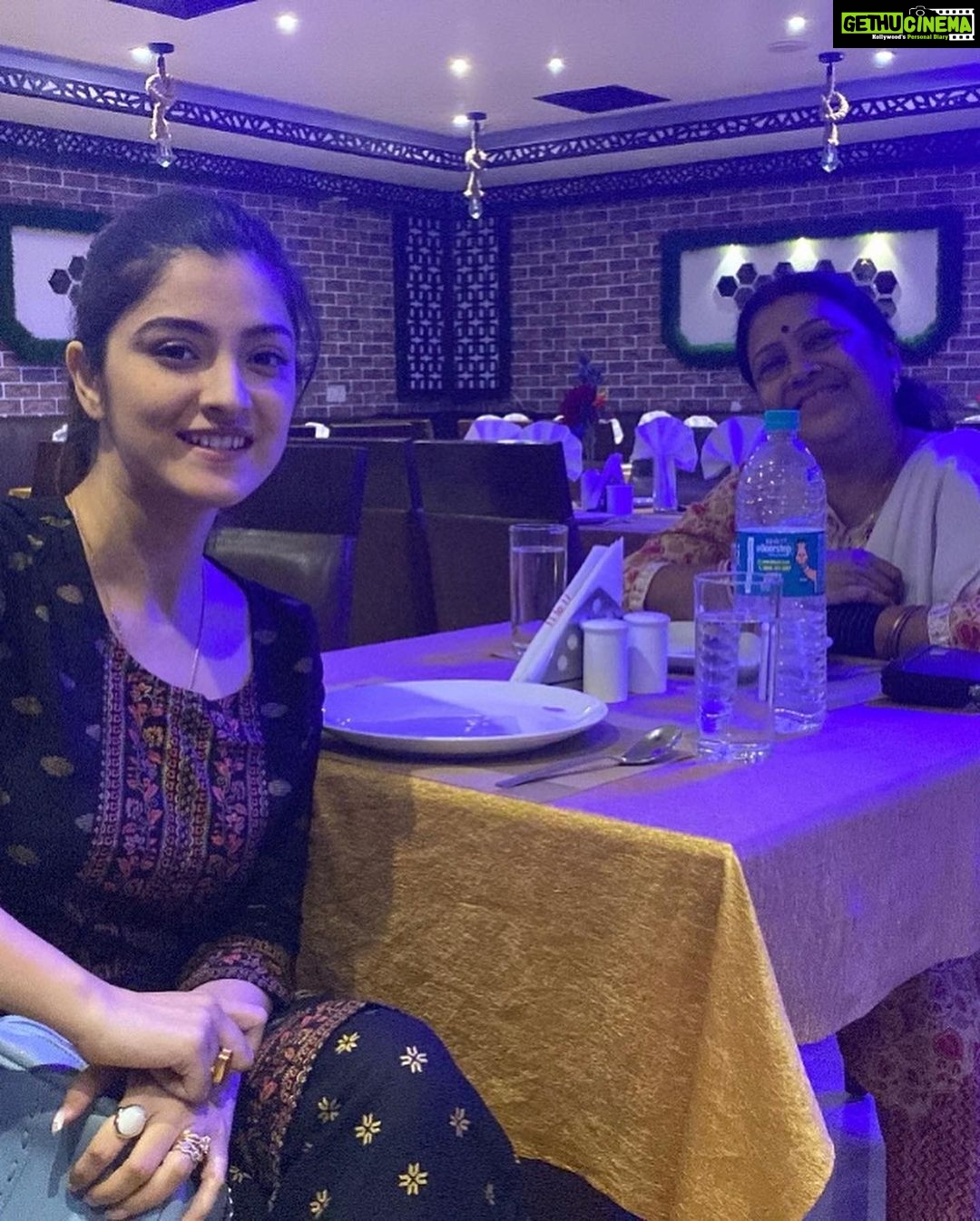 Shweta Bhattacharya Instagram - Day out with mother India😍❤️ #mymom #happyme #loveyou #enjoy #bestfriend #instagram #instagood #instadaily