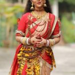 Shweta Bhattacharya Instagram – নবপত্রিকায় দেবীর নয় রূপের গাথা নিয়ে Zee বাংলার নিবেদন “নবপত্রিকায় দেবীবরণ”।
মহালয়ার পুণ্যপ্রভাতে দেখুন #NobopotrikayeDebiboron আগামীকাল ভোর 5টায় শুধুমাত্র #ZeeBangla-র পর্দায়।

#Mahalaya2023 #FBDurgaPujo #DurgaPuja2023 #MahalayaReels #ZBReels #ZbrOct23 #ZeeOnTheGoReels