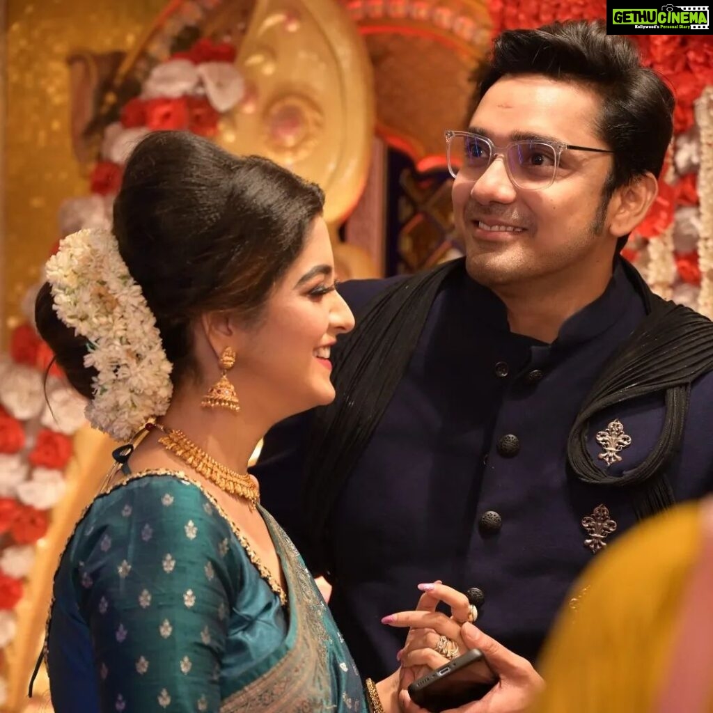 Shweta Bhattacharya Instagram - Our love is a fairytale, She is my little princess, I am her prince, And we are forever, Together we enjoy our company the most And we make the best frame.. At my best friend's marriage ceremony @rock_n_roll_bfab #mylove #candid #marriage #ceremony #lovelymoments #capture