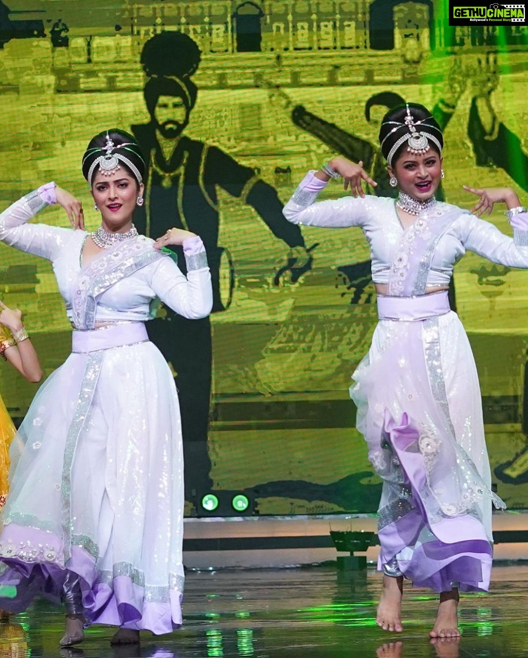 Shweta Bhattacharya Instagram - Kemon laglo kalker performance ? #dance #mypassion #mylove #instagram #instagood #instadaily