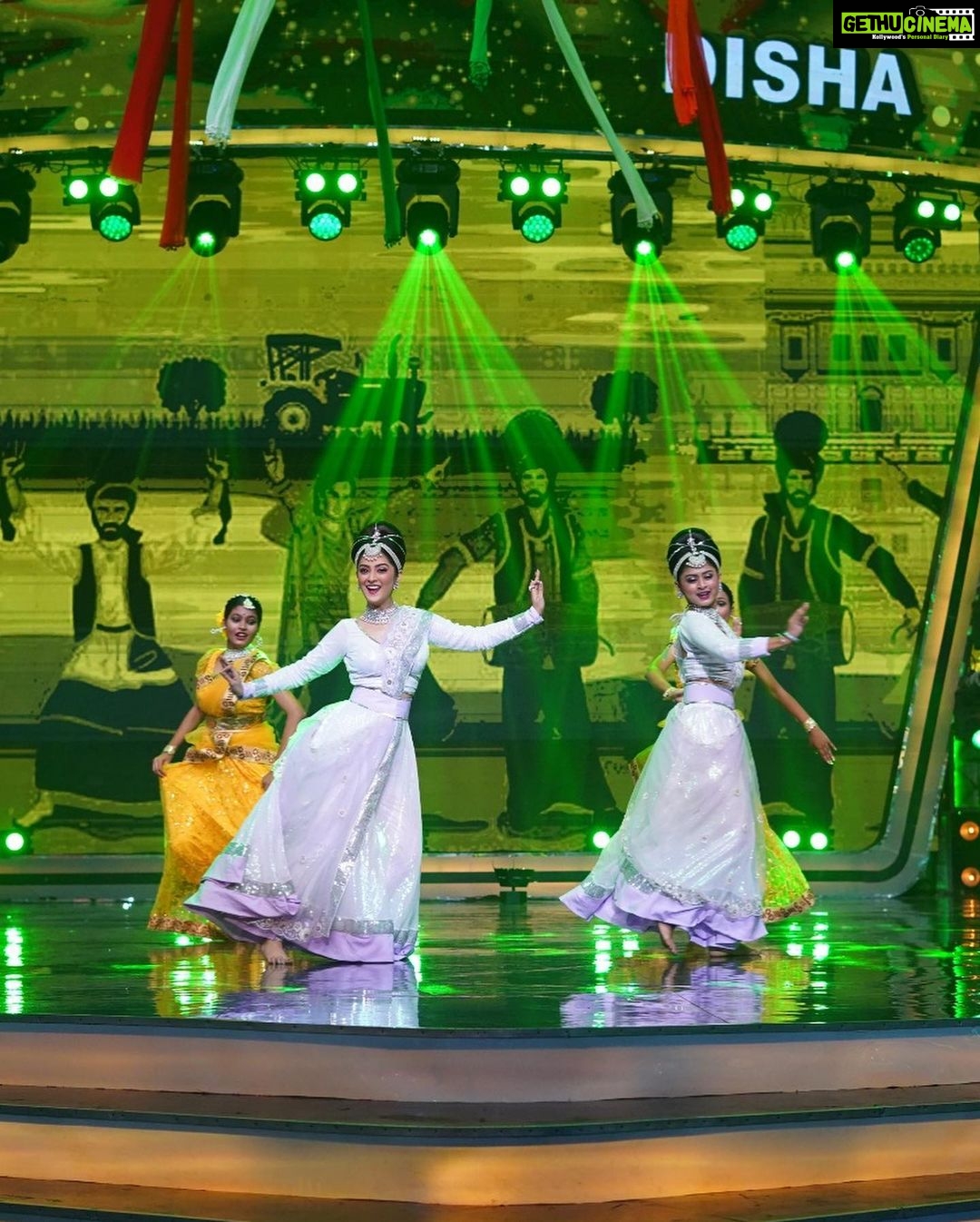 Shweta Bhattacharya Instagram - Kemon laglo kalker performance ? #dance #mypassion #mylove #instagram #instagood #instadaily