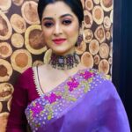Shweta Bhattacharya Instagram – Zee Bangla sonar songsar ❤️
#zeebangla 
#positivevibes 
#lovelypeople❤️ 
#happyme 
#us 
#instagram 
#instafashion 
#instalove